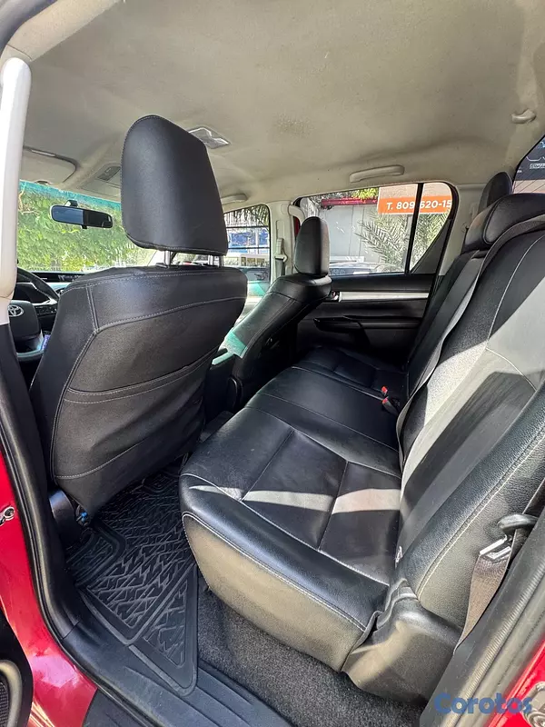 jeepetas y camionetas - Toyota Hilux SRV 2017
 5