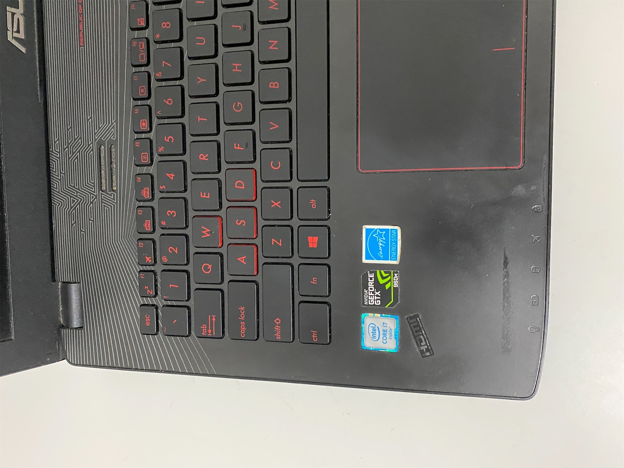 computadoras y laptops - Laptops Asus Rog GL552VW-DH71 (Usada) caja y cargador original