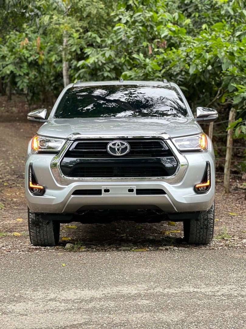 jeepetas y camionetas - Toyota Hilux SRV Limited 2022 1