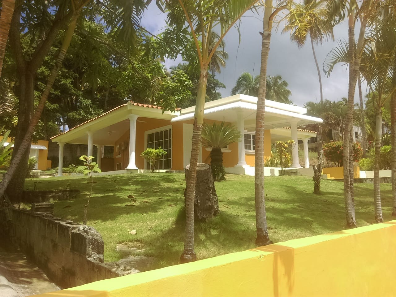casas - Alquiler Casa Amueblada de 3 Habitaciones Ubicada en Los Róbalos, Samaná 2