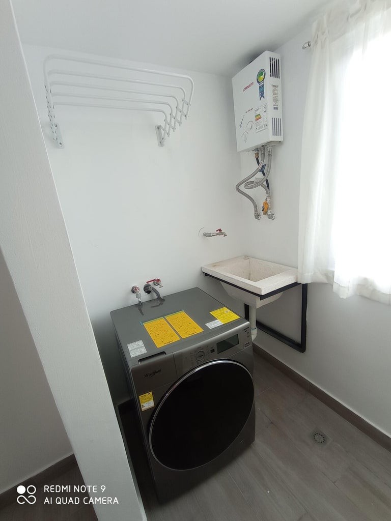 apartamentos - Apartamento en alquiler con línea blanca en Evaristo Morales. de 62 MT2 5