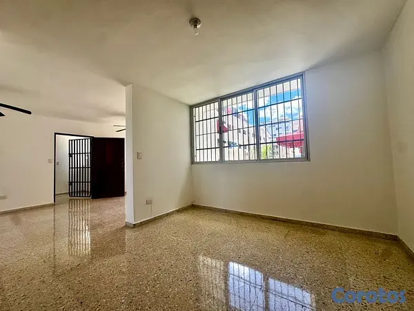 apartamentos - Alquilo apartamento en Evaristo Morales de 3 habitaciones  4