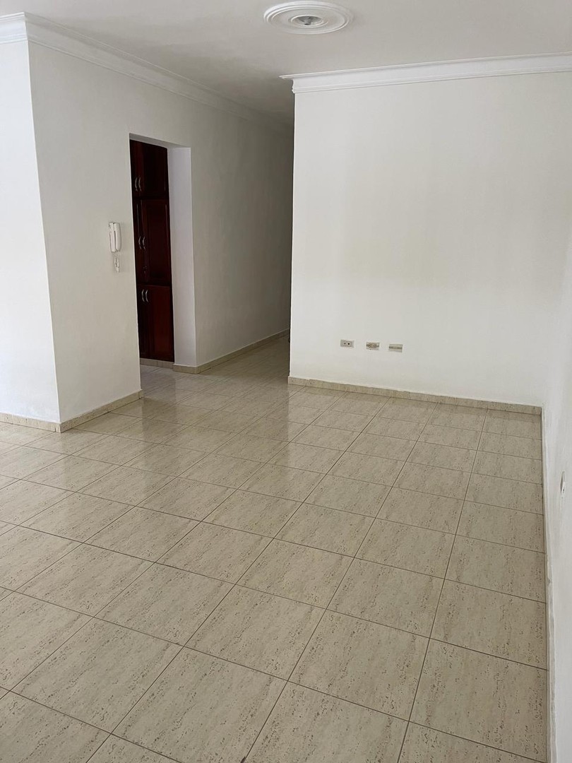 apartamentos -  Alquilo Apartamento en renacimiento 
Primer piso
135 construcción 
3 Hab