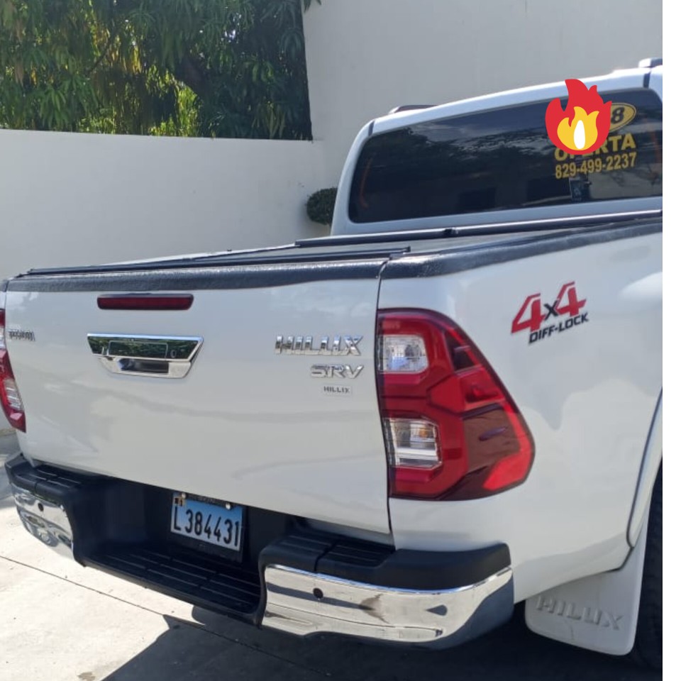 jeepetas y camionetas - Toyota hilux 2018 3