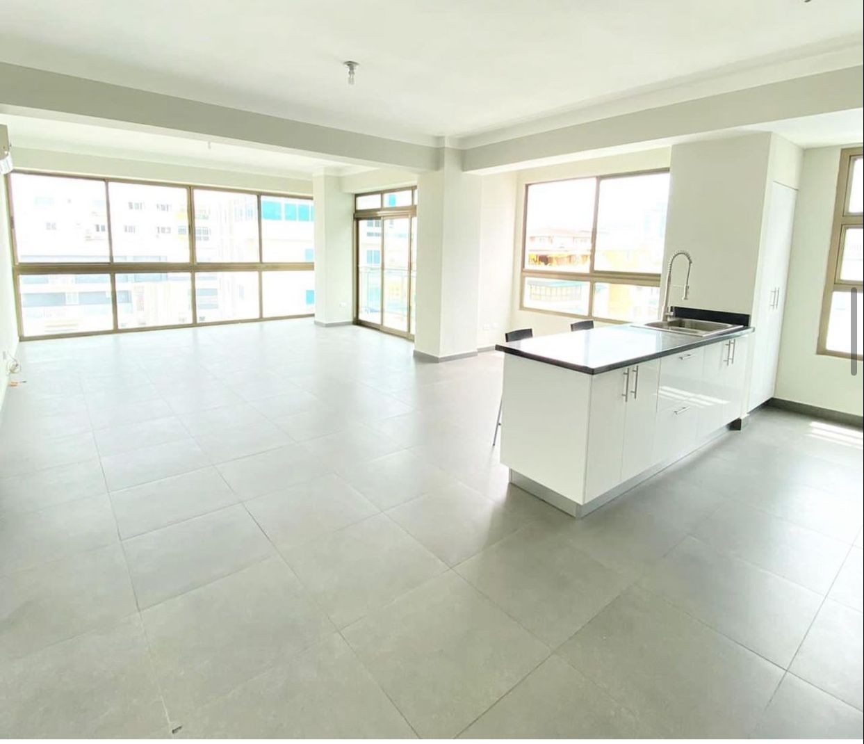 apartamentos - Se vende apartamento en Naco 4