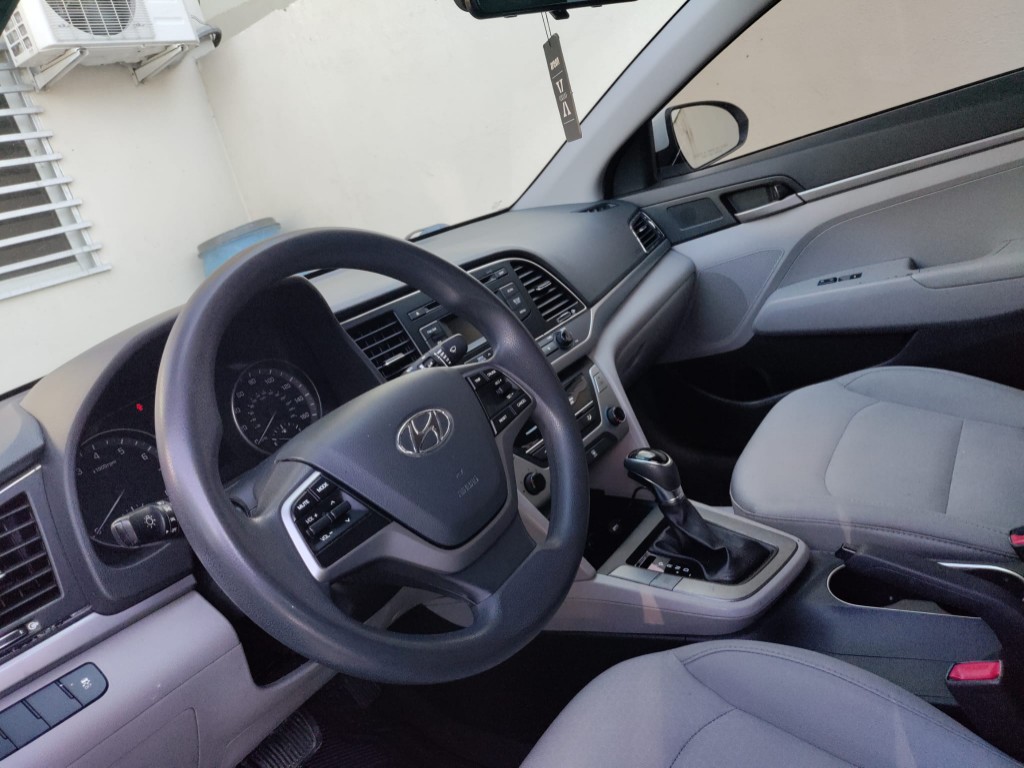carros - Hiunday elantra 2017 4