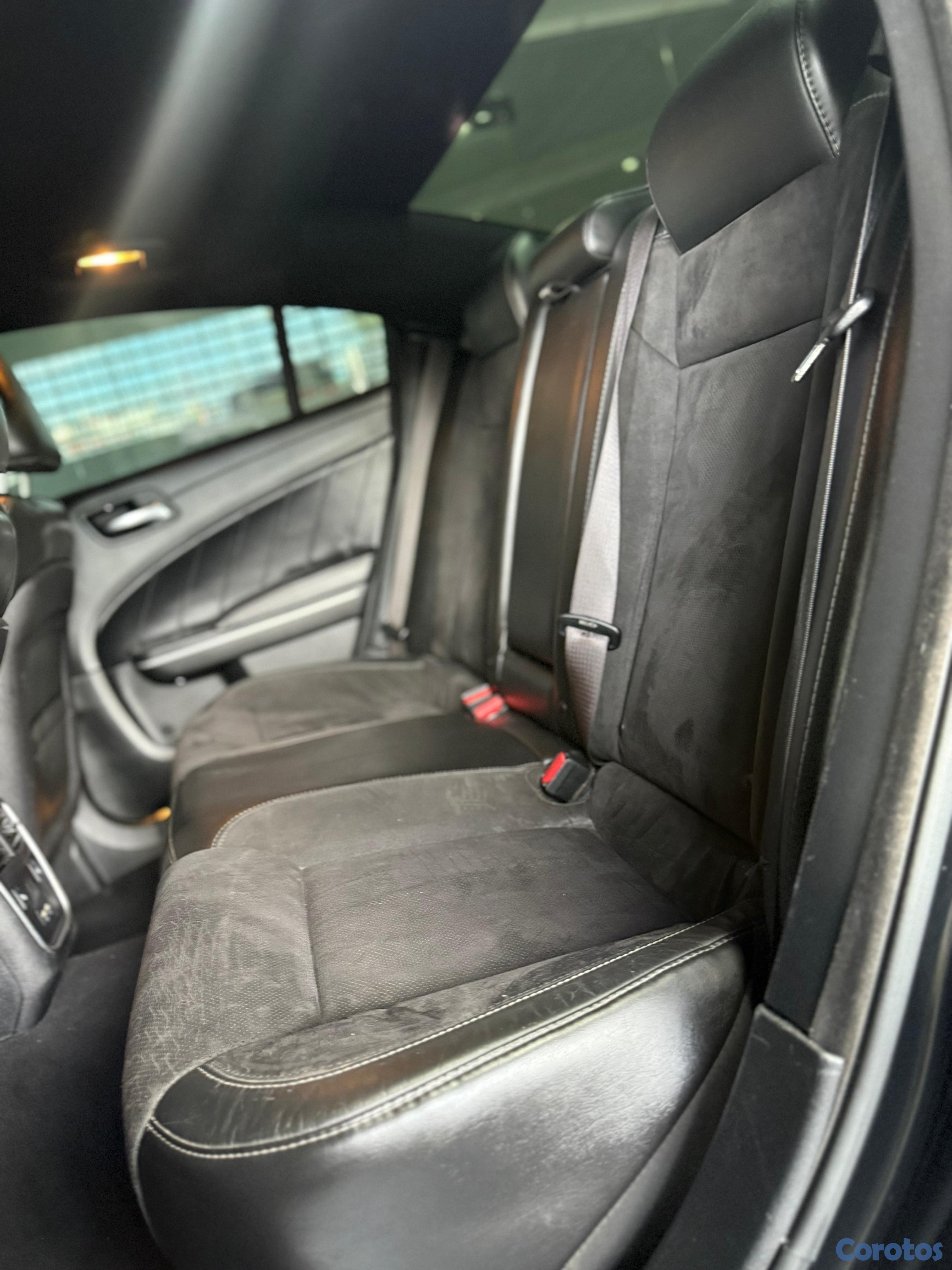 carros - Dodge Charger Scat Pack 2020 8