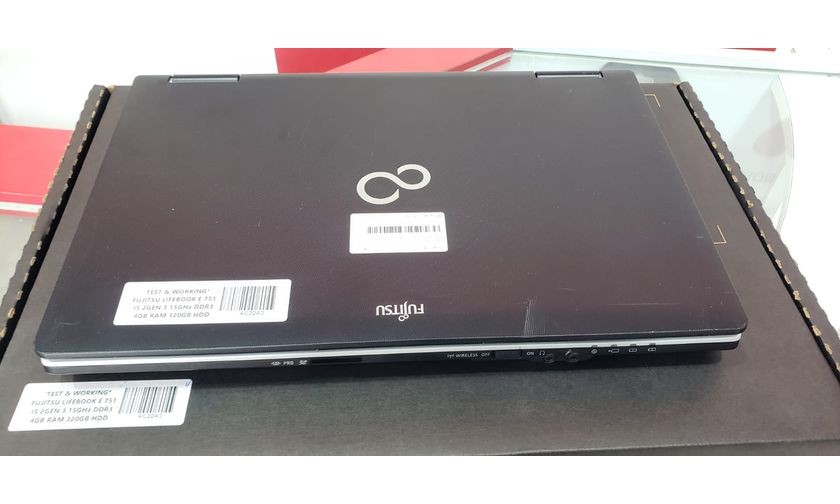 computadoras y laptops - Laptop Core i5 2nd Gen 4gb 250/320 HDD Adaptador Corriente Incluido 3