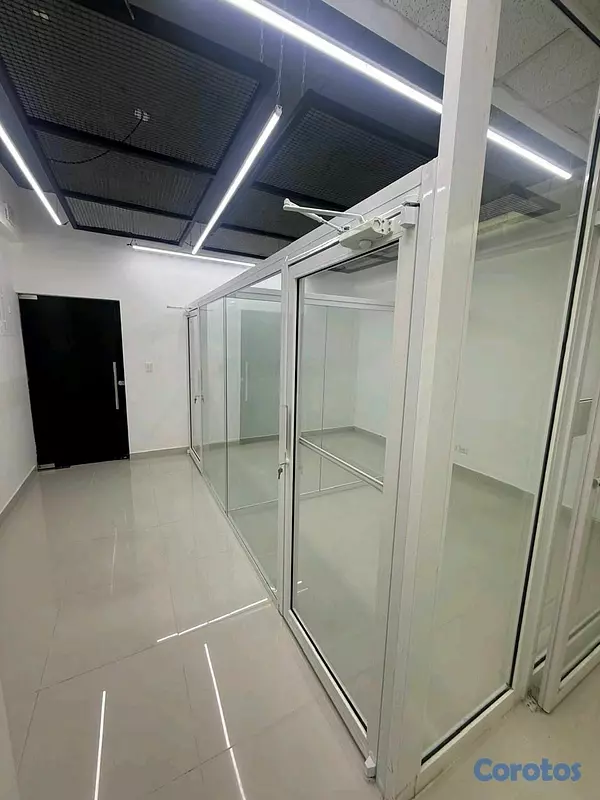 oficinas y locales comerciales - Oficina en alquiler en Gazcue 2