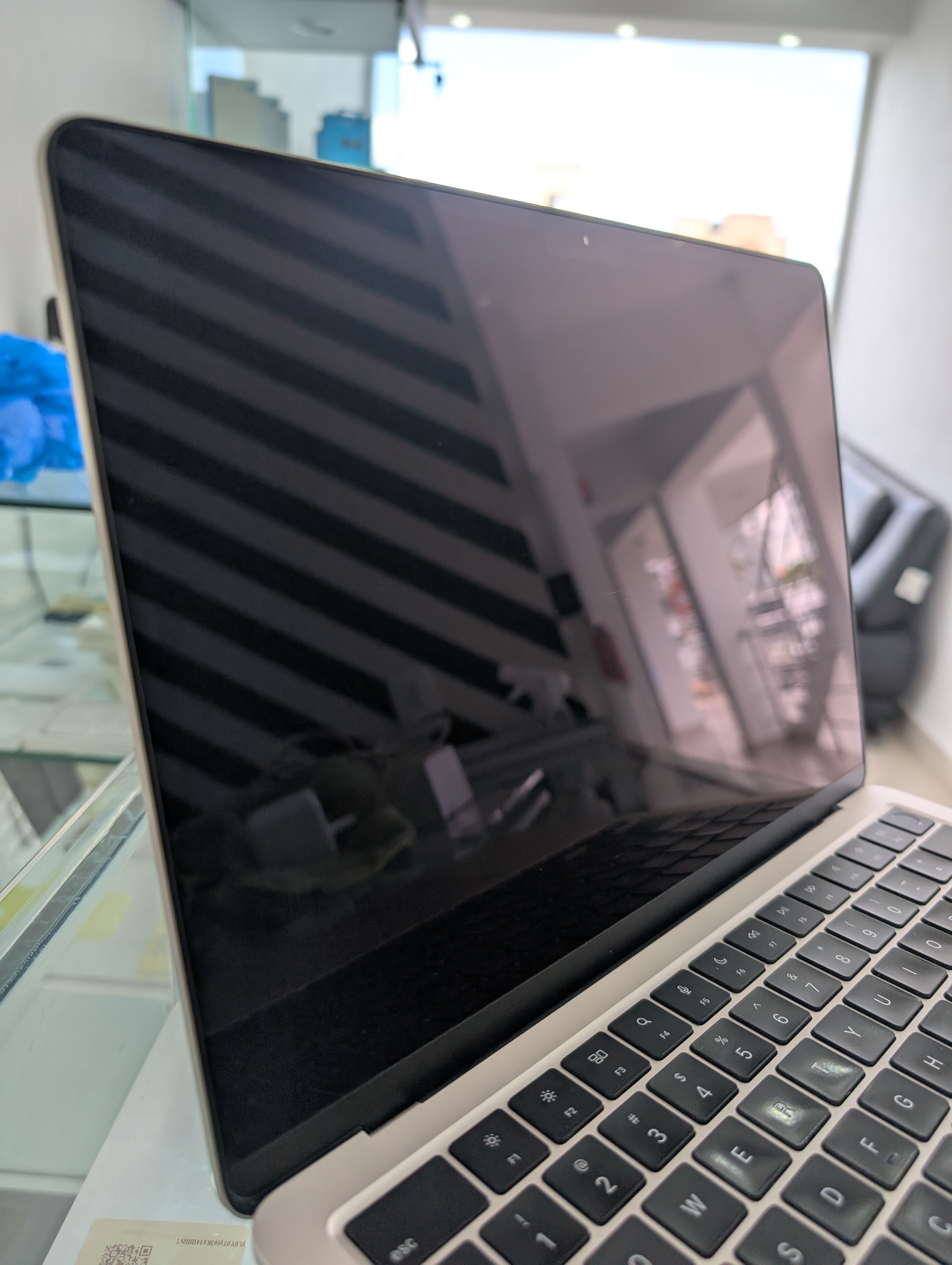 computadoras y laptops - MacBook Air M2 13 pulgadas 256GB 8GB USADA 9