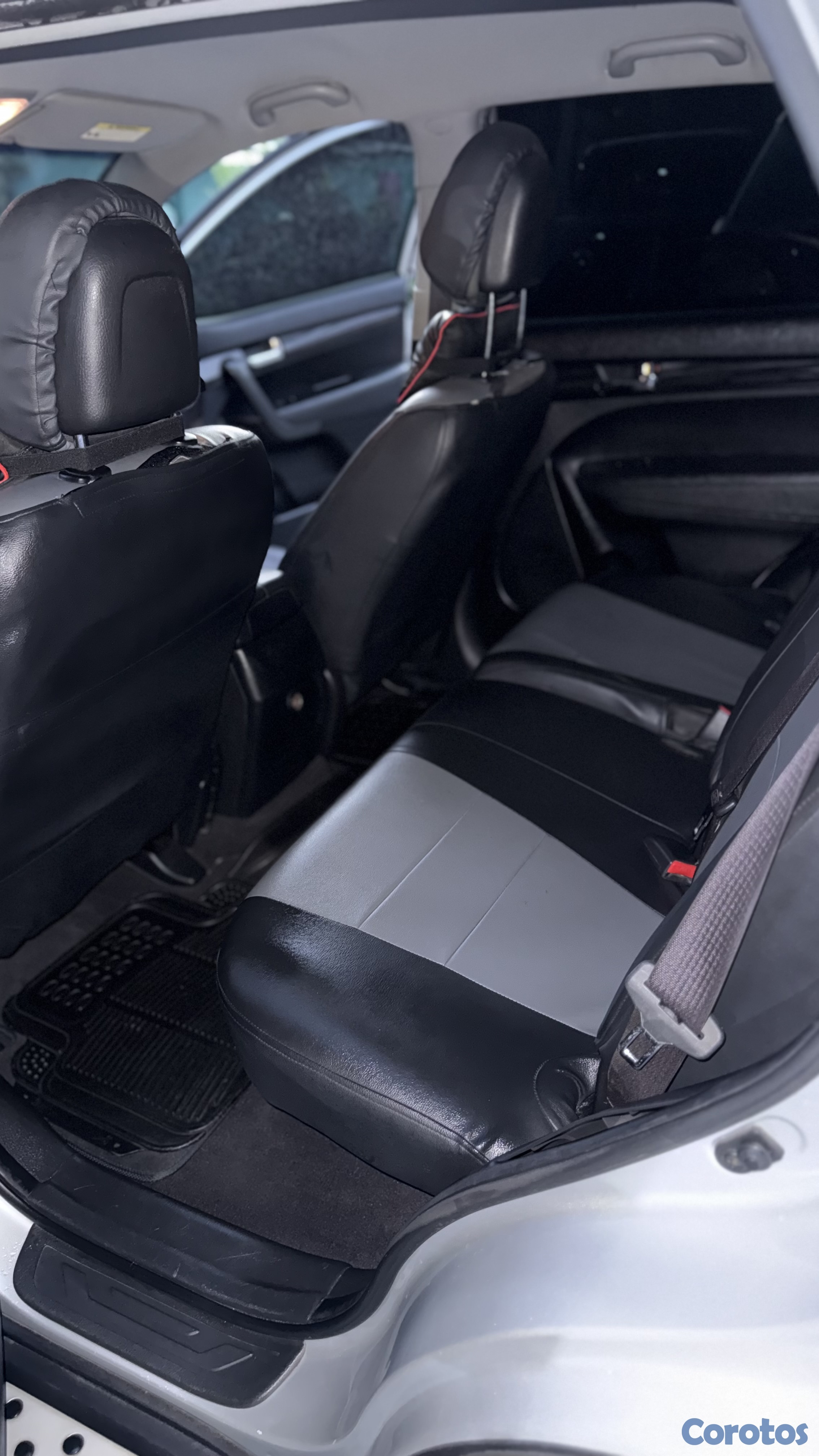 jeepetas y camionetas - Kia sorento 2013 2 Filas 4x2 gasolina Motor Dohc P 7