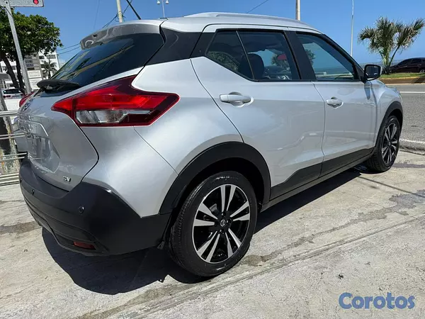 jeepetas y camionetas - Nissan Kicks SV 2020 7
