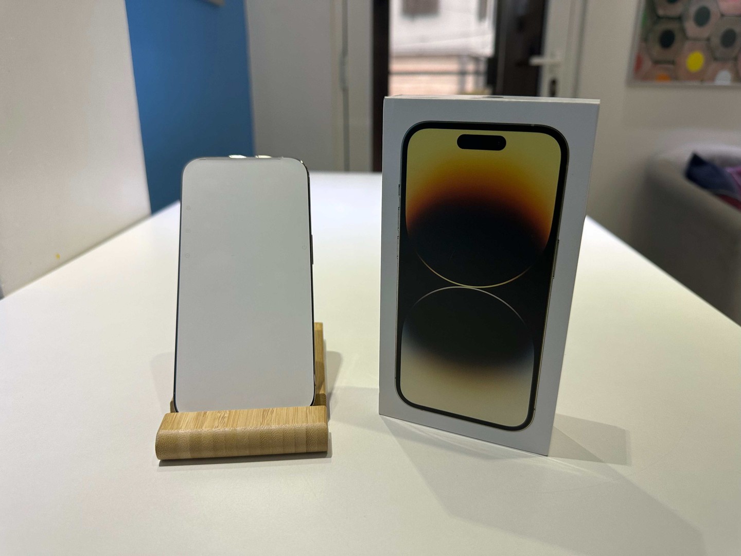 celulares y tabletas - Vendo iPhone 14 Pro 128GB Gold Como Nuevo, Desbloqueados $ 49,500 NEG 2