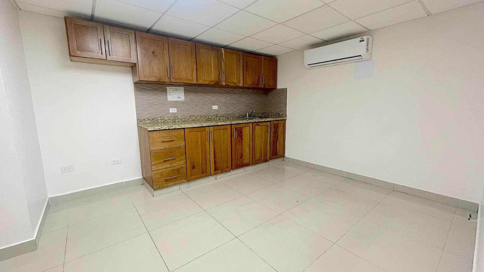 oficinas y locales comerciales - Local comercial en Alquiler en Piantini de 400 m2 9