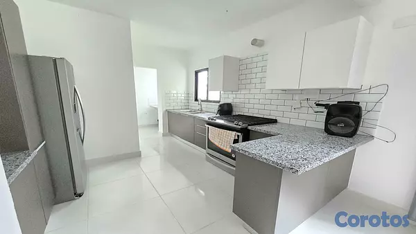 apartamentos - APARTAMENTO 2DO NIVEL EN TORRE CON PISCINA Y GYM. GURABO 4