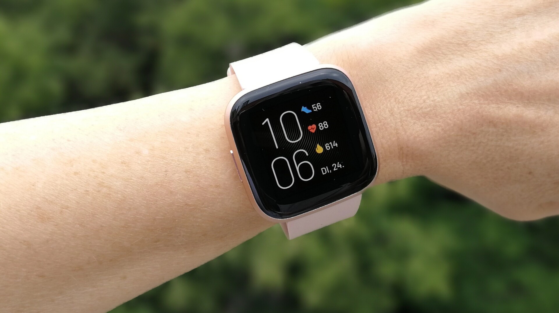 joyas, relojes y accesorios - OFERTA SmartWatch Fitbit Versa 2