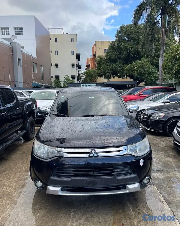 jeepetas y camionetas - MITSUBISHI OUTLANDER 2015 3