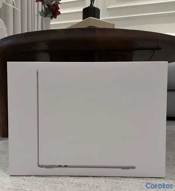 computadoras y laptops - MacBook Air 15” M4 16GB/512GB Sellada 2