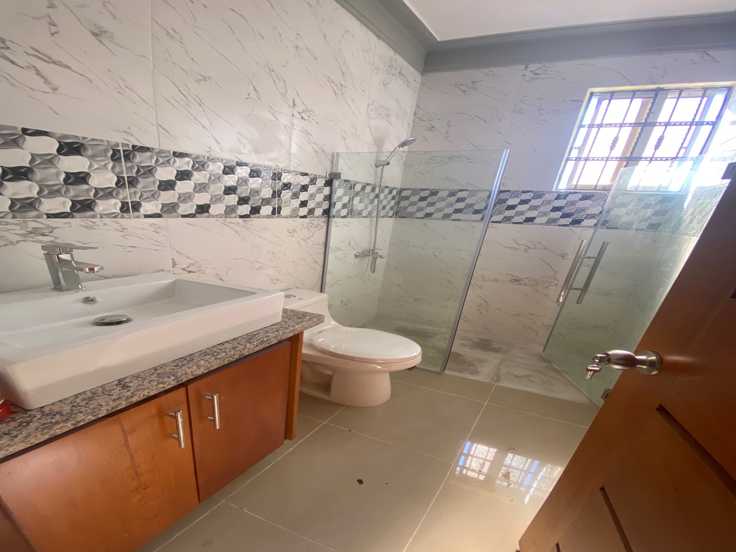 casas - CASA EN VENTA EN SANTIAGO DE LOS CABALLEROS POR LOS PRADO 6