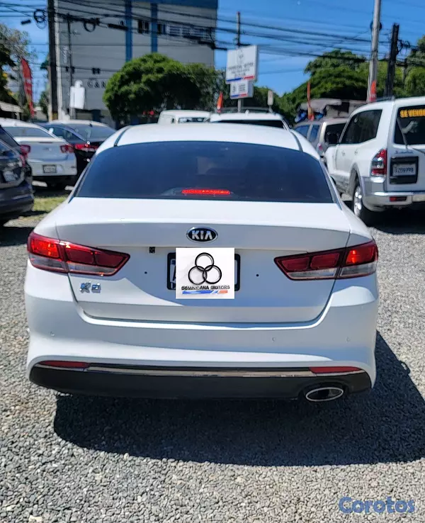 carros - KIA K5 2017 10