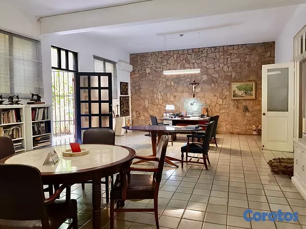 casas - Propiedad en la Zona Colonial para reformar  3