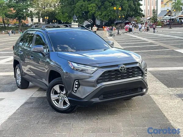 jeepetas y camionetas - Toyota RAV4 XLE Premium 2023 4