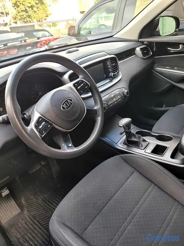 jeepetas y camionetas - Kia Sorento LX 2020 9