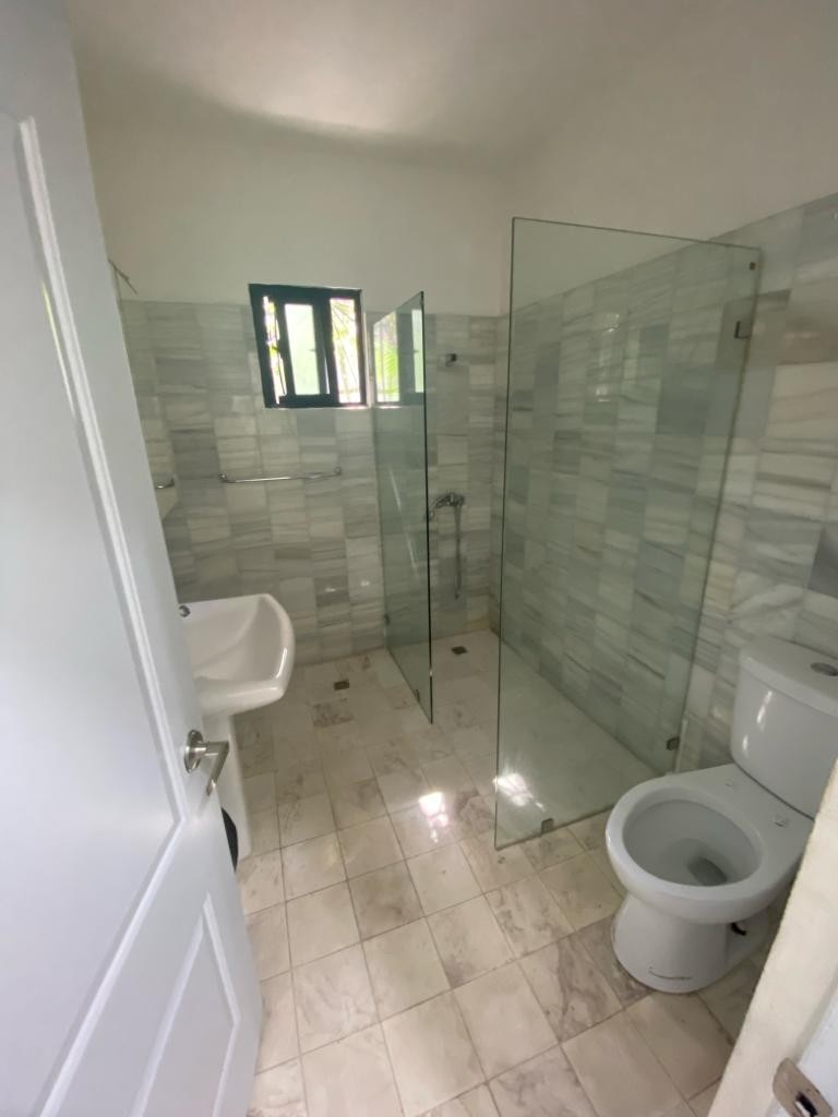 casas - 🔵 Alquilo casa 1er nivel  para oficina en arroyo hondo viejo  4
