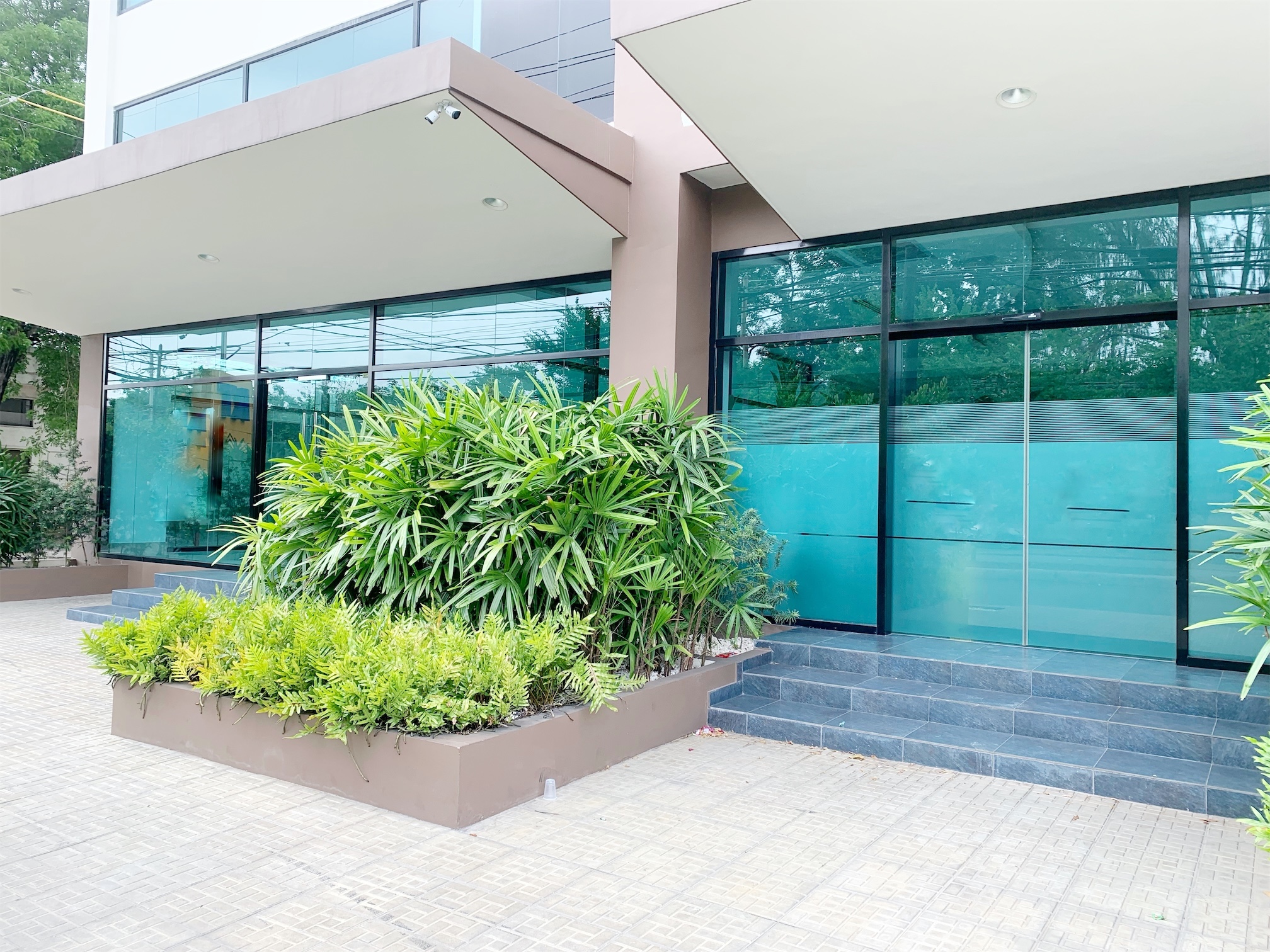 oficinas y locales comerciales - Local corporativo y comercial 4