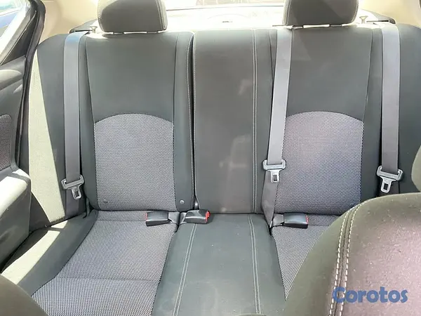 carros - Nissan Versa 2017 8