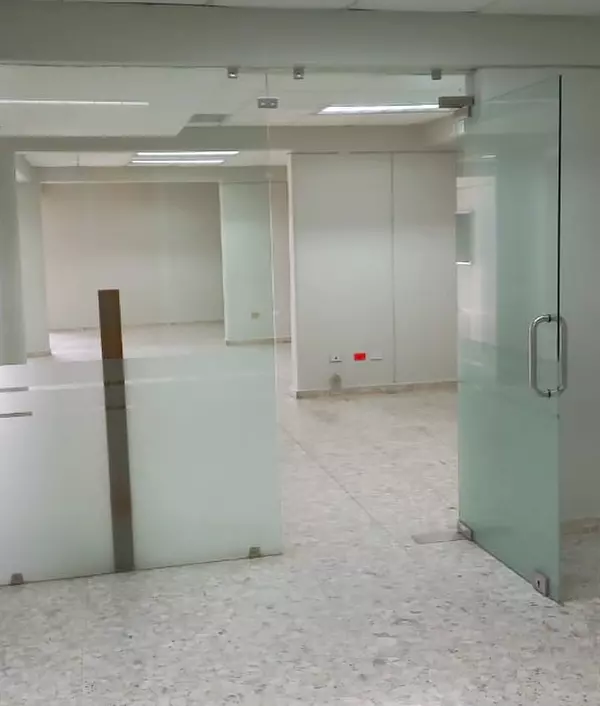 oficinas y locales comerciales - Local en Piantini  4