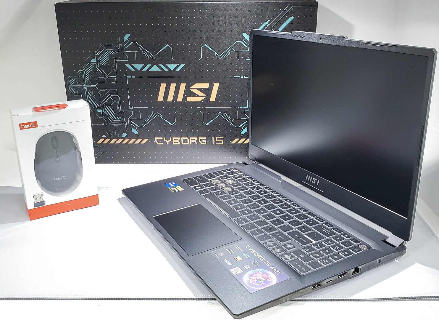 computadoras y laptops - Laptop Gaming MSI Cyborg 15 A12VF