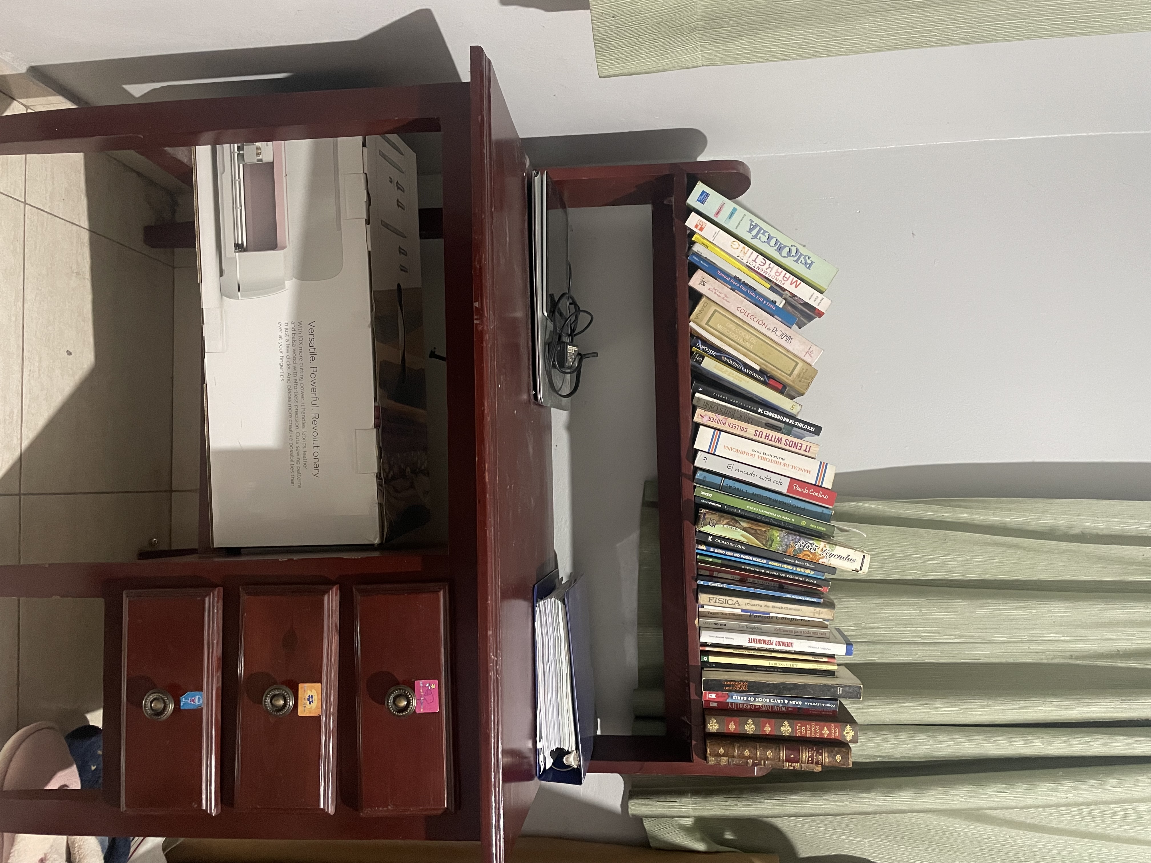 muebles y colchones - Escritorio en excelentes condiciones 