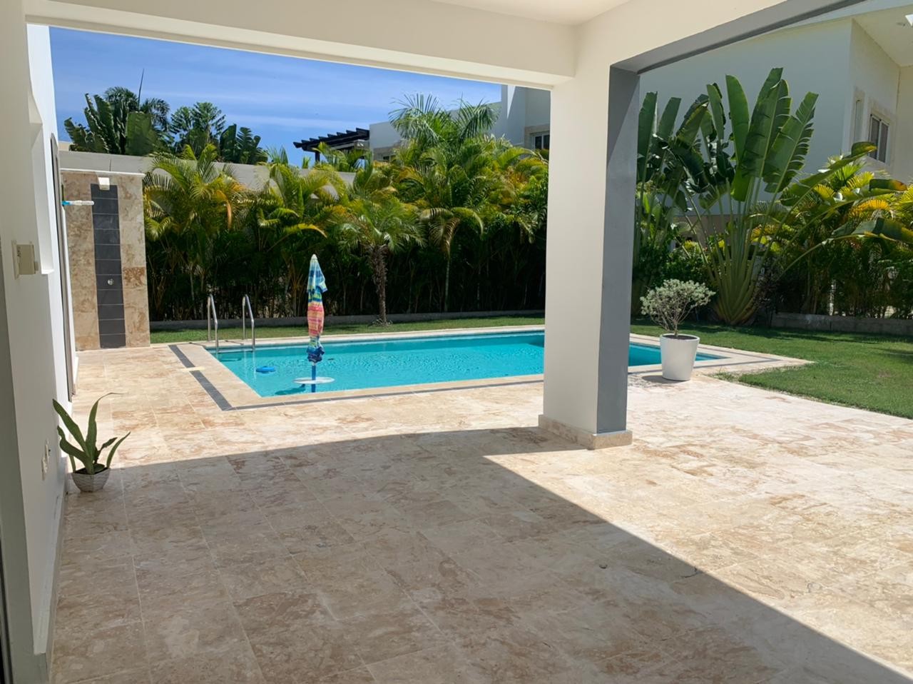 casas - Villa de encanto próximo a playa dorada con jardín grande 6