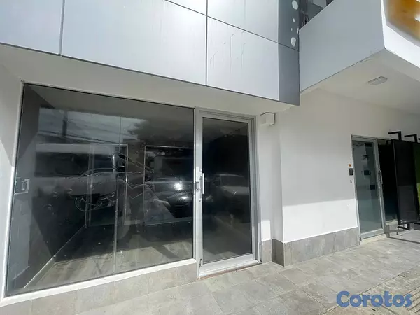 oficinas y locales comerciales - Local en Primer nivel céntrico  3