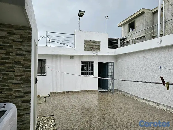 casas - Venta de casa en residencial Doña Carmen, Santo Domingo DN. 8