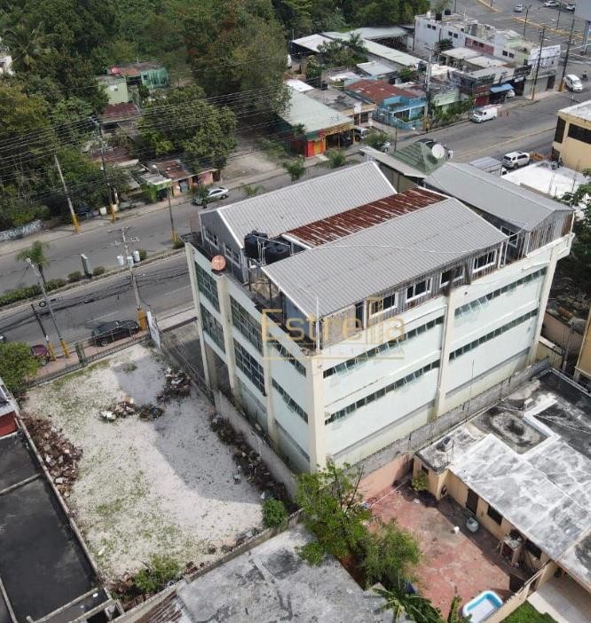 otros inmuebles - Edificio comercial en venta o alquiler(1000mts2) 4 niveles en Santo Domingo Este
