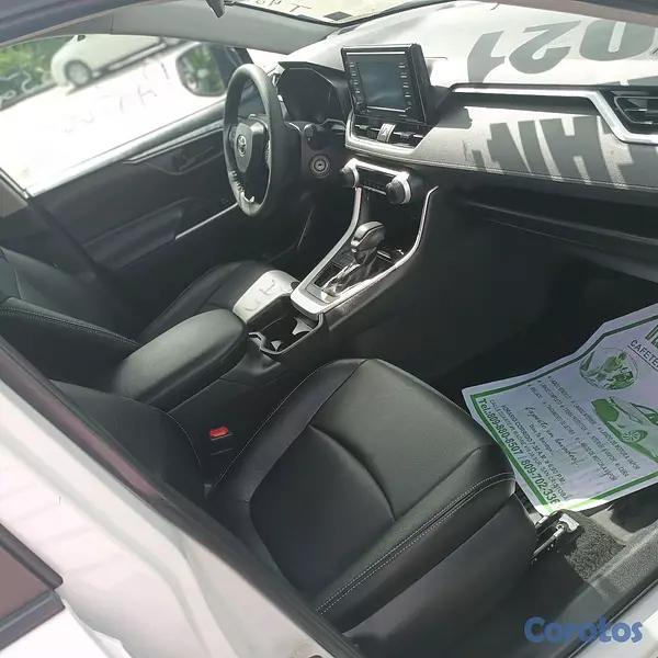 jeepetas y camionetas - TOYOTA RAV4 LE 2021 4