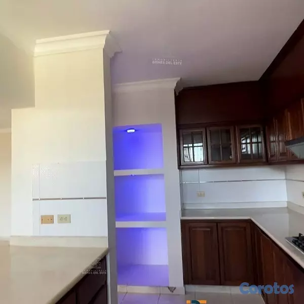 apartamentos - SE VENDE Amplio Apartamento CON ASCENSOR, PISCINA, 5