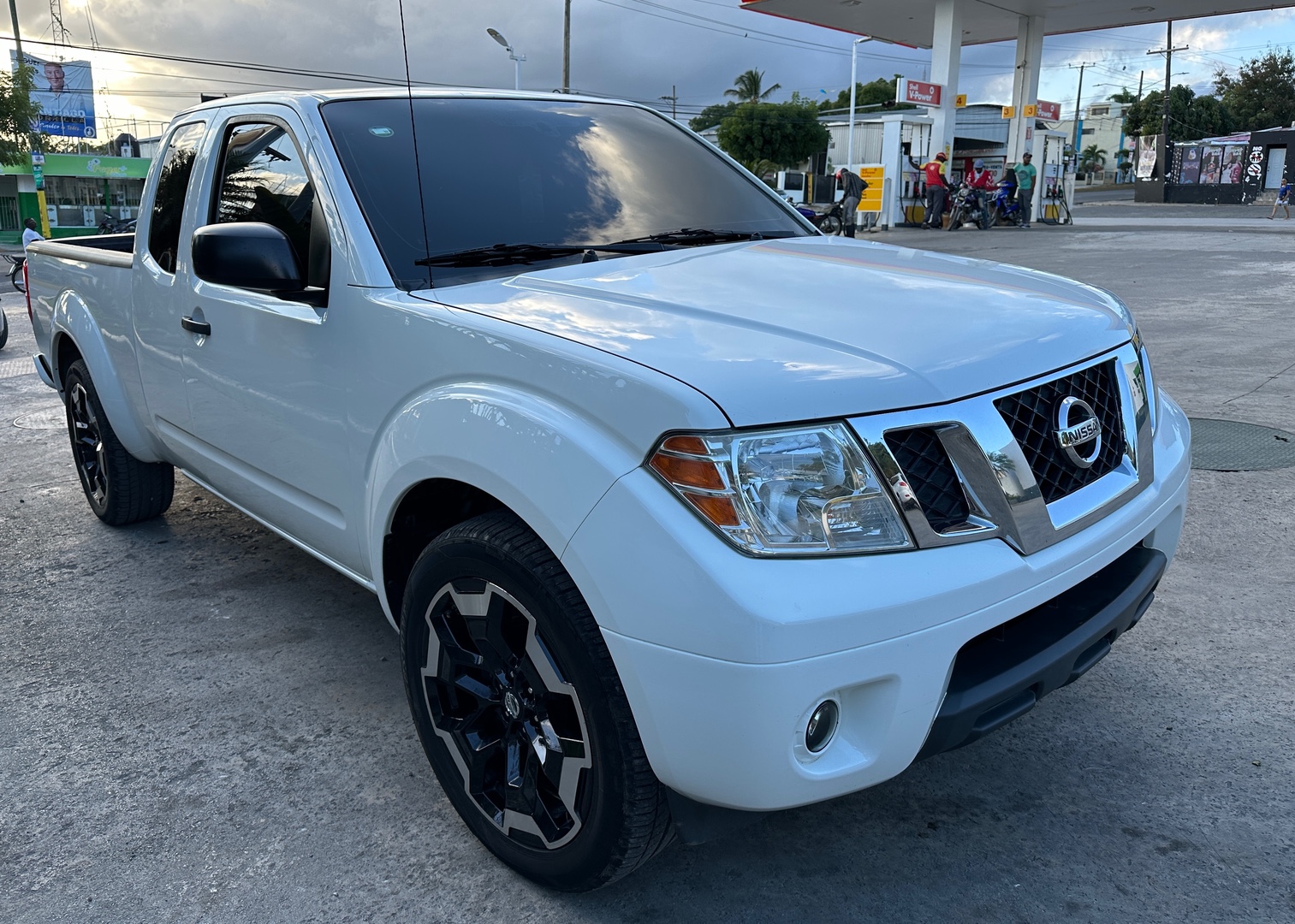 jeepetas y camionetas - Nissan frontier cabina y media 2018 1