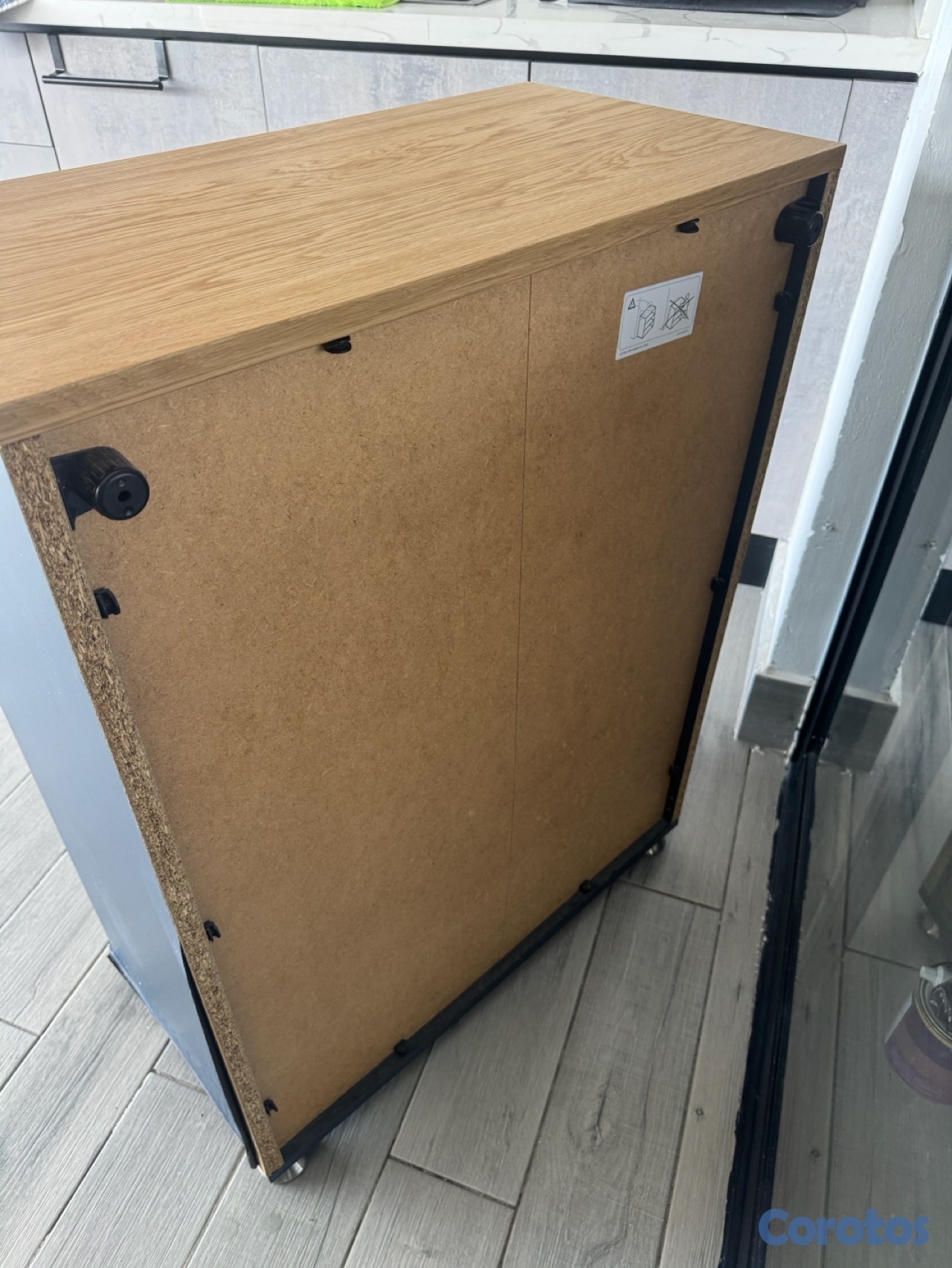 muebles y colchones - Vendo Gabinete display Skruvby de Ikea Usado 5