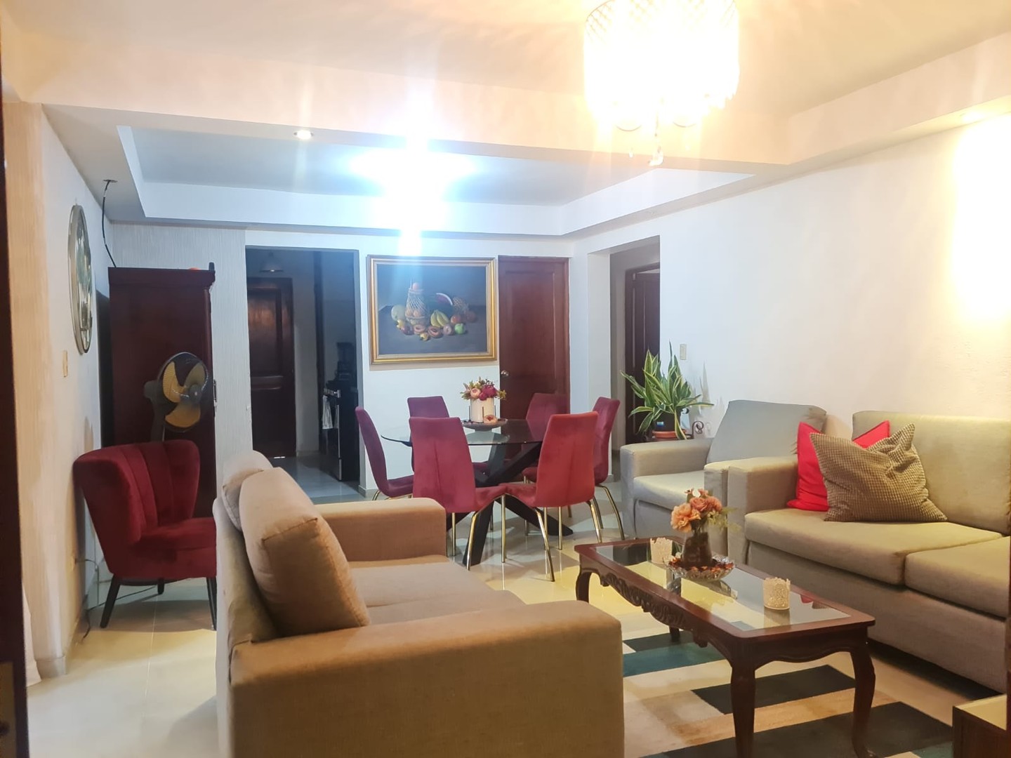 apartamentos - Avenida independencia km 9

2do piso

122 metros de construcción 
14 metros de p 9