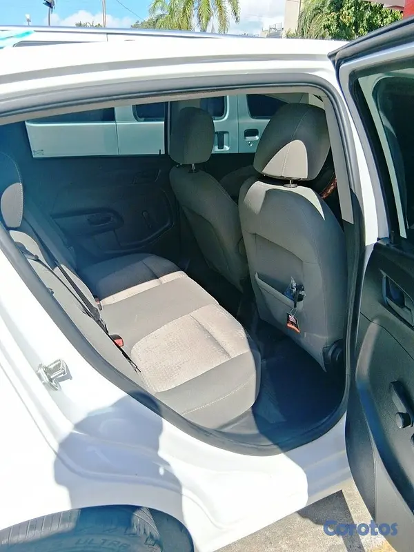 carros - Chevrolet Sonic LS Hatchback 2015 Mecanico 10