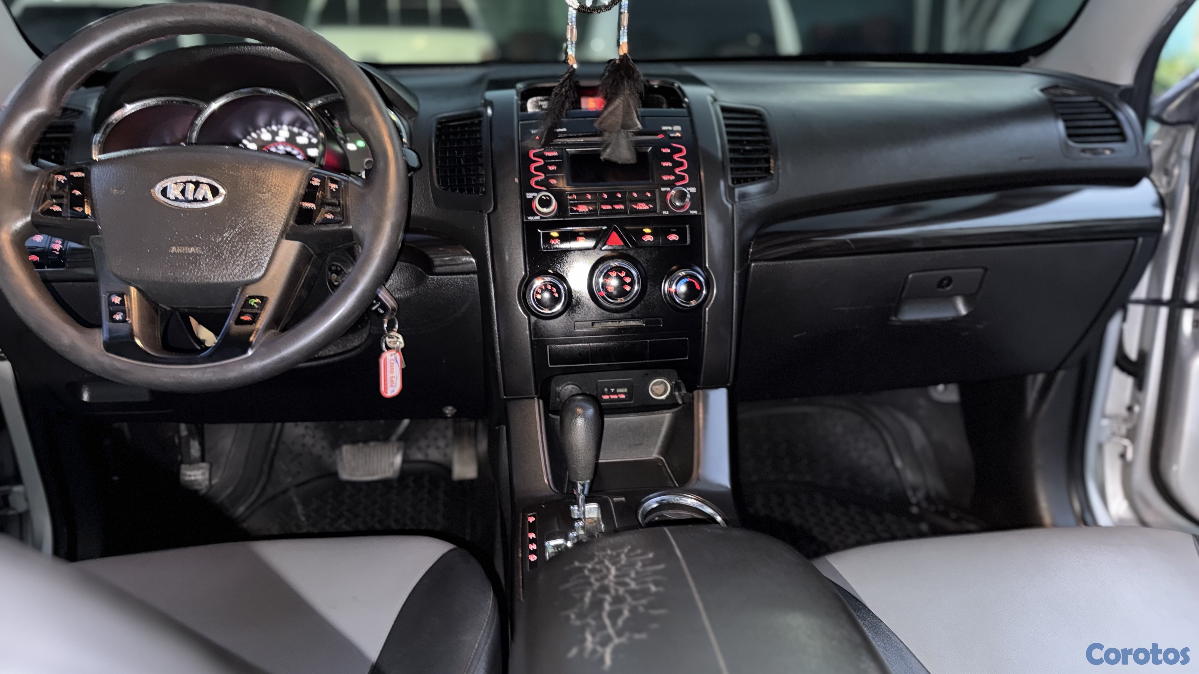 jeepetas y camionetas - Kia sorento 2013 2 Filas 4x2 gasolina Motor Dohc P 8