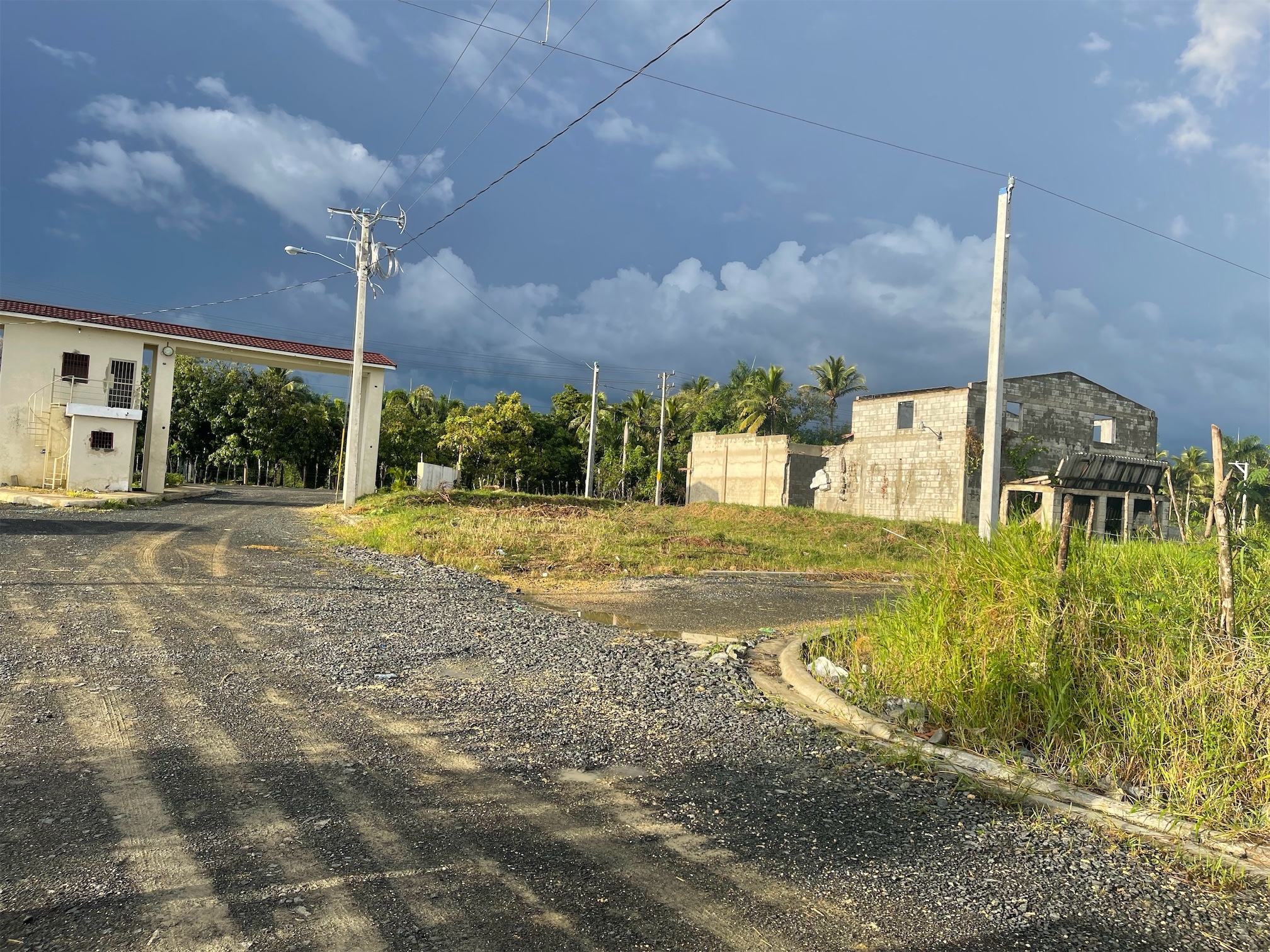 solares y terrenos - Vendo terreno con título de  propiedad en Santo Domingo  2