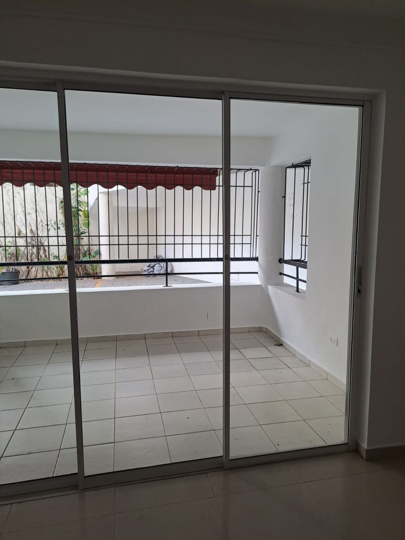 apartamentos - Vendo o Alquilo apto en Los RIOS, primer piso con amplio balcon 9