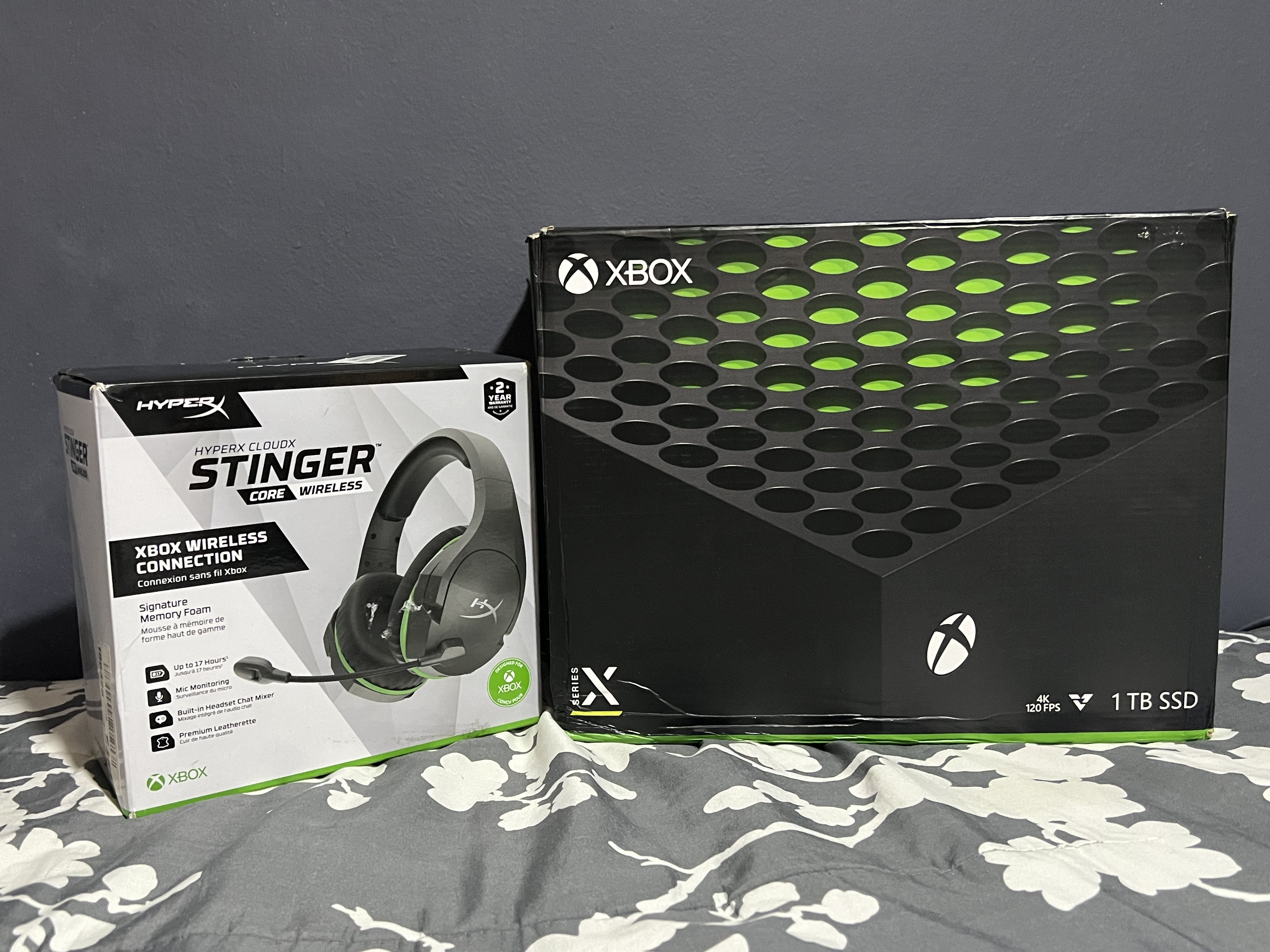 consolas y videojuegos - XBOX SERIES X COMO NUEVA CON TODOS SUS CABLES Y AUDÍFONO HYPERX 1