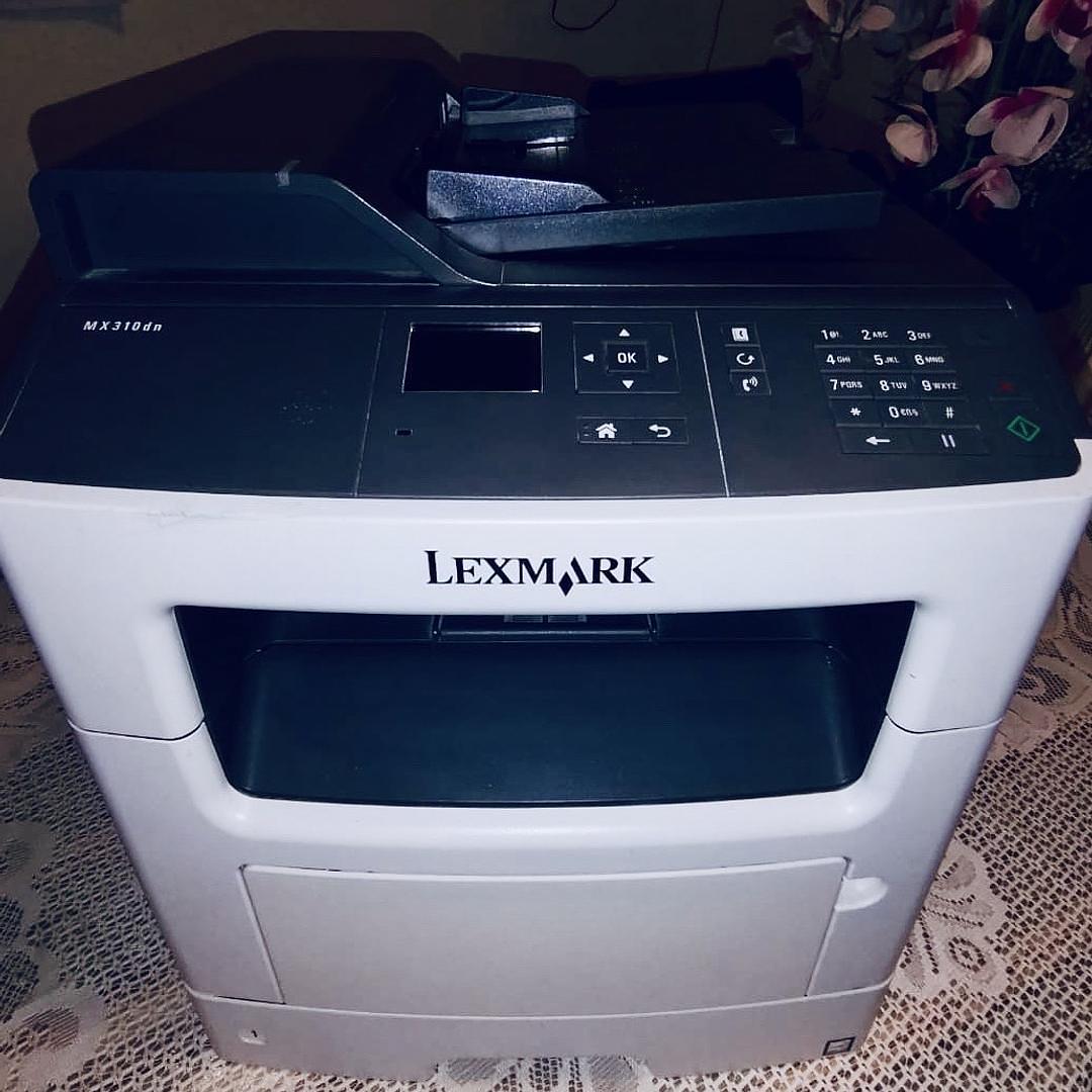 impresoras y scanners - Impresora Lexmark modelo MX310dn, como nueva.  Con juego de cartuchos extra. 0