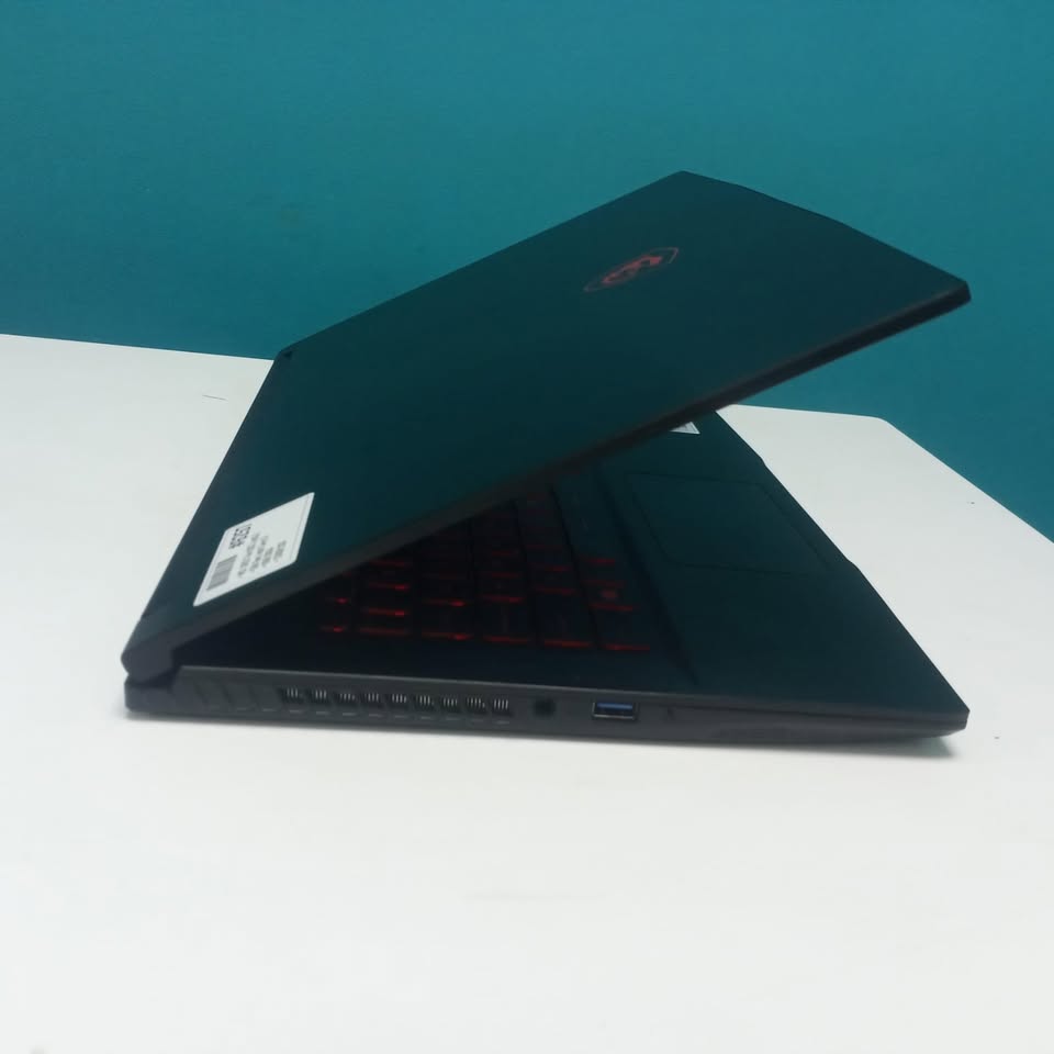 computadoras y laptops - MSI GF63 Thin 10SC (vid2x) / 10th Gen, Intel Core  4