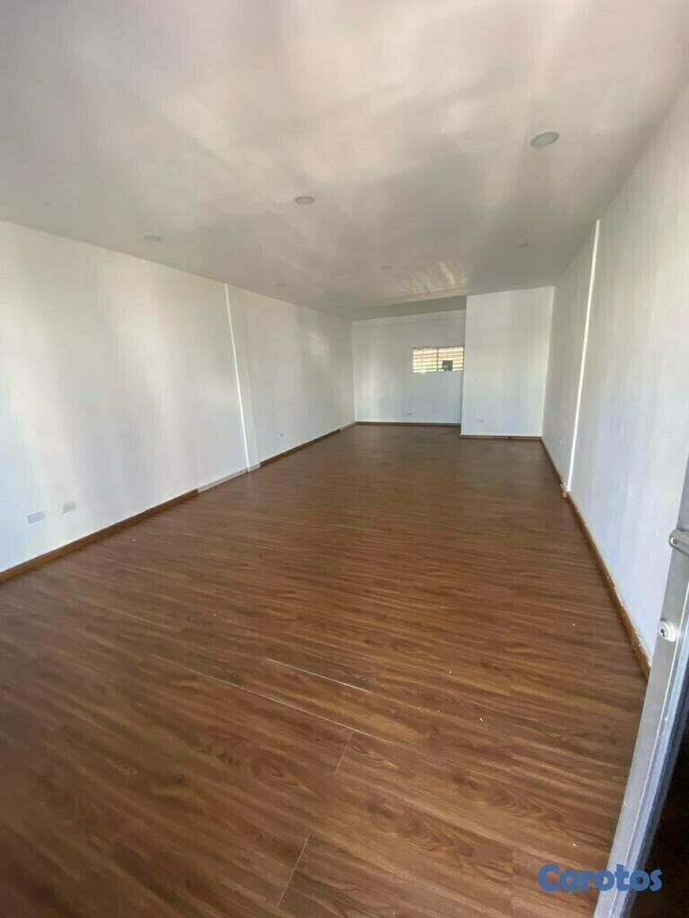 oficinas y locales comerciales - ALQUILO Local En Plaza Comercial 3er Piso En Renacimiento
CODIGO: PD123 2